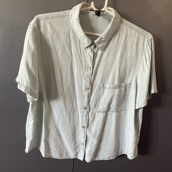 Denim crop shirt sizeL(14/16) Forever21 - Picture 4 of 6